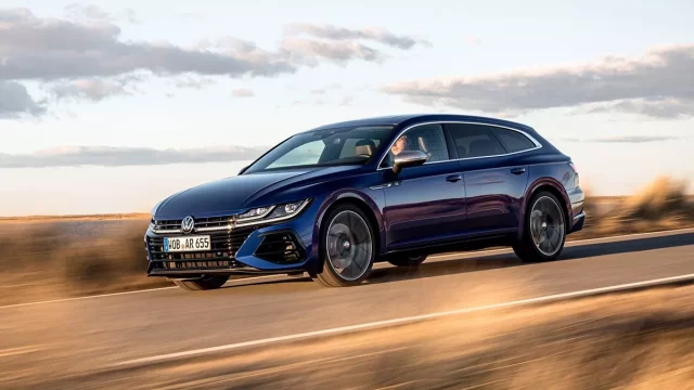 Navzdory zdražení aut roste poptávka po luxusnějších mladých ojetinách