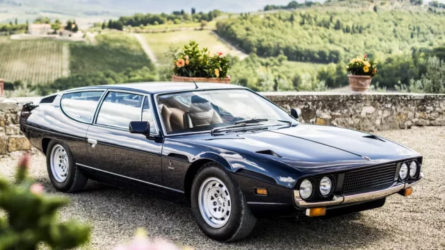 Lamborghini se rozhodlo. Další model nebude menší SUV, ale parádní čtyřmístné GT