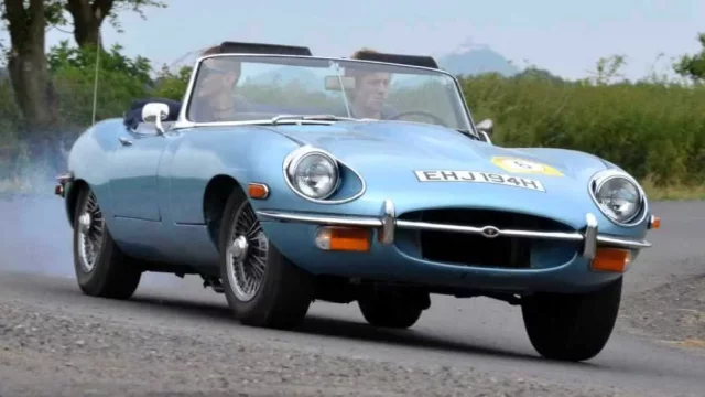 Lobečský zámek přivítá orientační jízdu veteránů