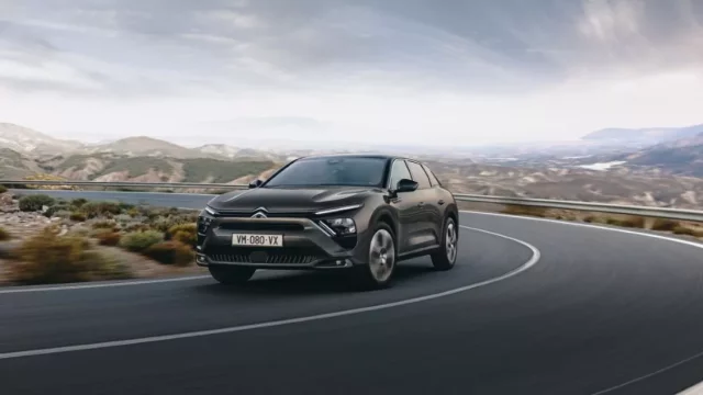 Citroën chce navázat na časy, kdy stavěl nejpohodlnější auta světa. Představuje technickou novinku