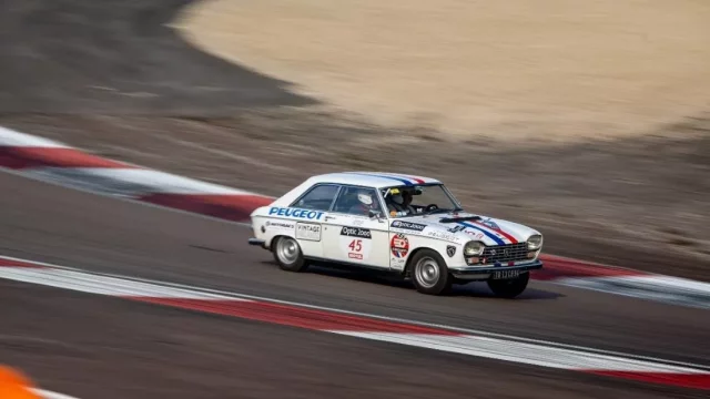 Peugeot 204 Coupé: Legendární kupátko vyráží na závod Tour Auto 2022