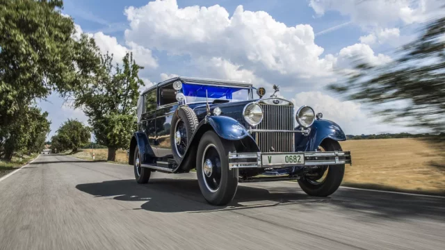 Škoda 860 s řadovým osmiválcem je skutečnou perlou ve sbírce muzea