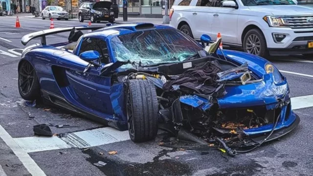 Zakladatel milionářského závodu naboural unikátní supersport. S tímhle vrakem pak ujížděl ulicemi New Yorku
