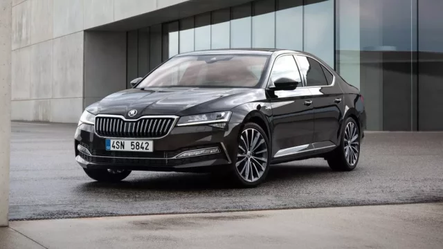 Auta citelně podražila, potvrzují to i statistiky leasingových společností