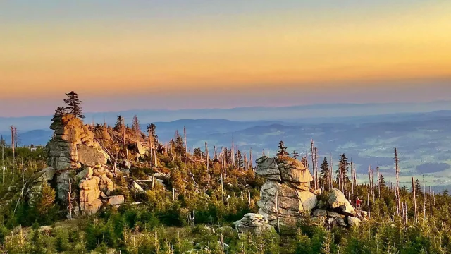 Podzimní Třístoličník nabízí úchvatné výhledy na Šumavu i Alpy