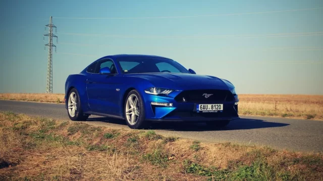 Ford Mustang 5.0 V8 Fastback: Evropo, uč se!