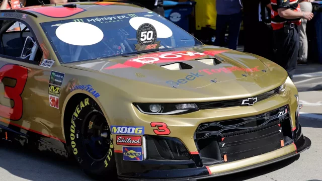 Motory NASCAR vyžadují velké chlazení. Věřili byste, že se používá led?