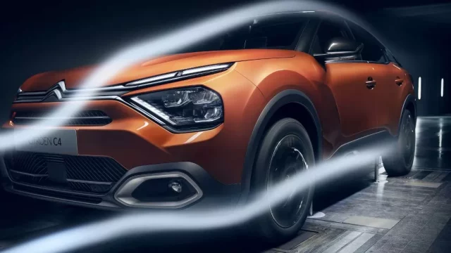 Citroën C4 a ë-C4 přijíždí s radikálním designem odkazujícím na historické modely