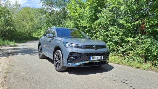 Spalovacím motorům třikrát hurá. Volkswagen Tiguan v dieselu je nepolapitelný společník