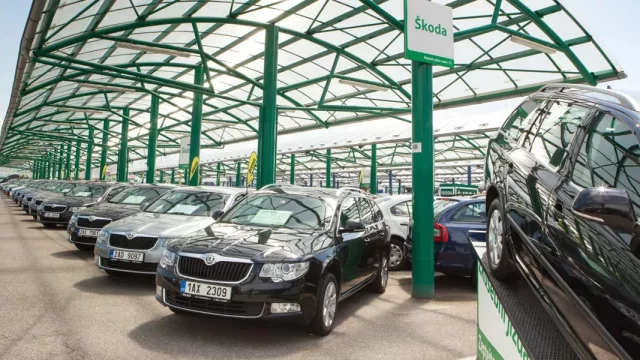 Škodovky jsou v ČR populárnější než Volkswageny v Německu