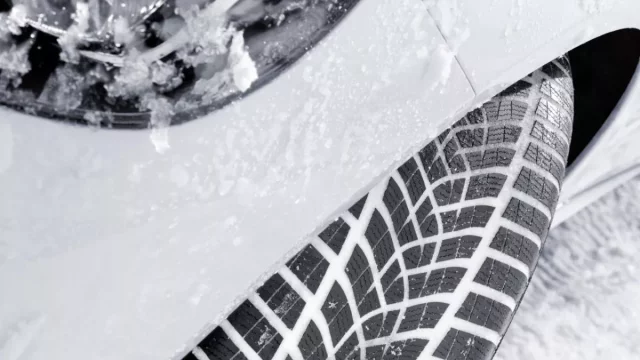 Test zimních pneumatik: Nemáte ještě přezuto? Máme tipy, jaké obutí letos vybrat