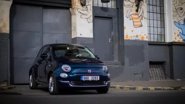 Fiat 500 je nejvíc roztomilé auto na trhu, které chytne za srdce i drsňáky