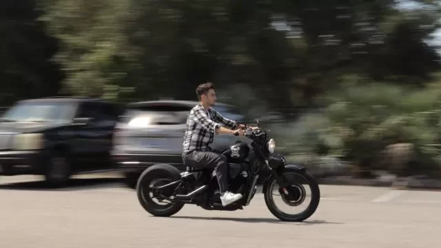 Bizár z USA: Je to nebezpečné, ale přitom legální. Na Floridě jezdí motorkáři bez helmy