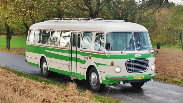 Legendy akcentují vlasteneckou notu, tématem je oslava 100 let Československé republiky