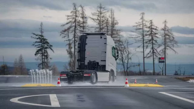 Tréninkové centrum Polygon Brno zahajuje provoz. Nabídne školu bezpečné jízdy i kurz pro odpočet trestných bodů