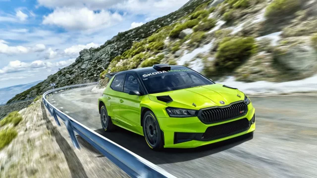 Škoda Fabia RS Rally2 navazuje na úspěchy předchůdců. Ohlédněte se do historie za všemi soutěžáky