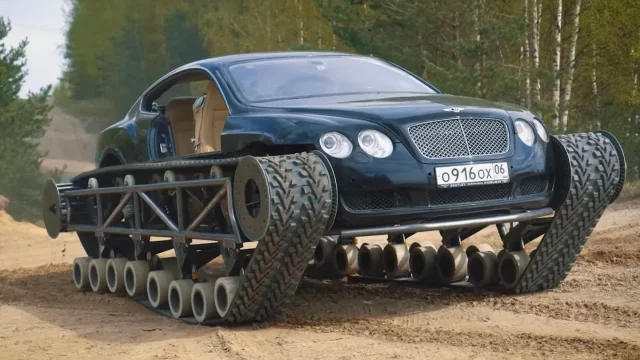V Rusku přestavěli luxusní Bentley na monstrózní tank