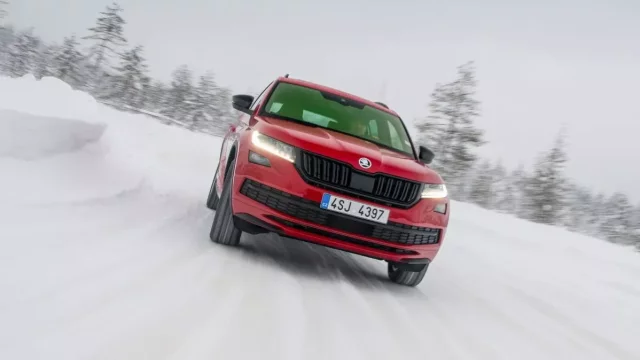 Jezdíte správně na sněhu a ledu? Bývalý pilot F1 poradí