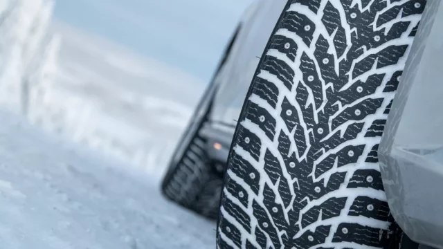 Dojíždíte zimní pneumatiky? V Itálii riskujete nejen pokutu, ale dokonce ztrátu techničáku!