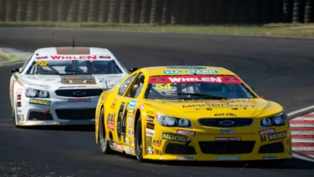 NASCAR se letos v Mostě pojede v náhradním termínu