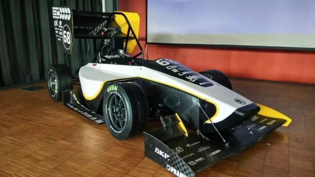 Studenti ČZU postavili nový monopost FS07 Fighter