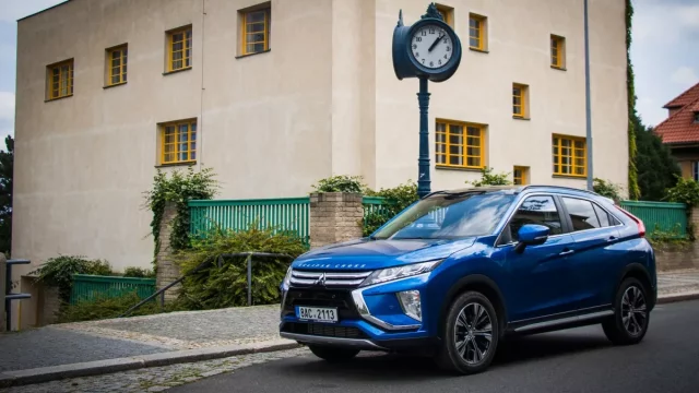 Putování za luxusními funkcionalistickými vilami Prahy v Mitsubishi Eclipse Cross