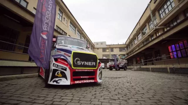 Industriální prostor Pragovky dnes hostí motoristický galavečer Zlatý volant