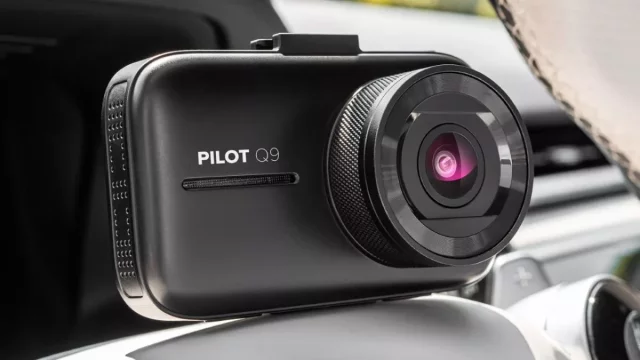 Autokamera Niceboy PILOT Q9 Radar ochrání vaše auto při jízdě i v klidu