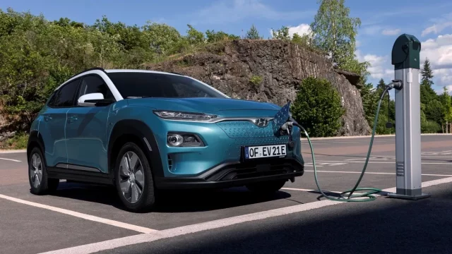 Hyundai Kona Electric je nejlepším malým elektromobilem podle časopisu TopGear