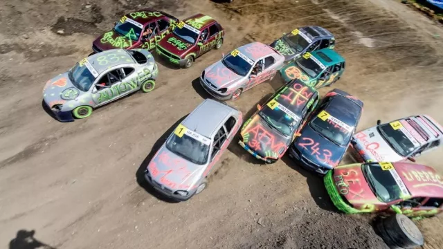 Destruction Derby na vlastní kůži: Brutální zábava, kterou si může užít každý!