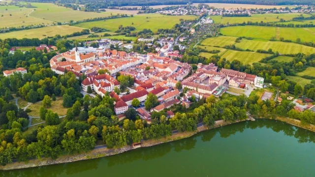 Okolo Třeboně se nepasou jen koně. Strávíte tu skvělou dovolenou