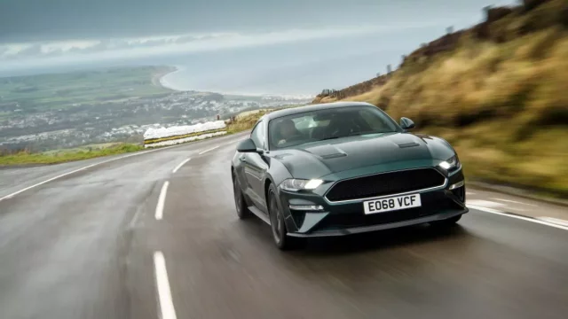 Ford Mustang Bullitt na silnicích bez rychlostního limitu zní jako epický výlet