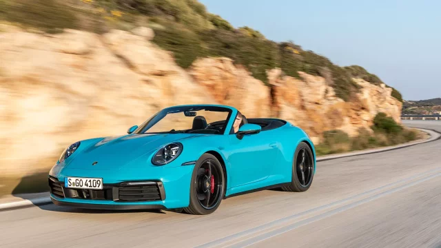 Porsche 911 je extrémně exkluzivní. Továrna nevyrobí více než dvě identická auta ročně