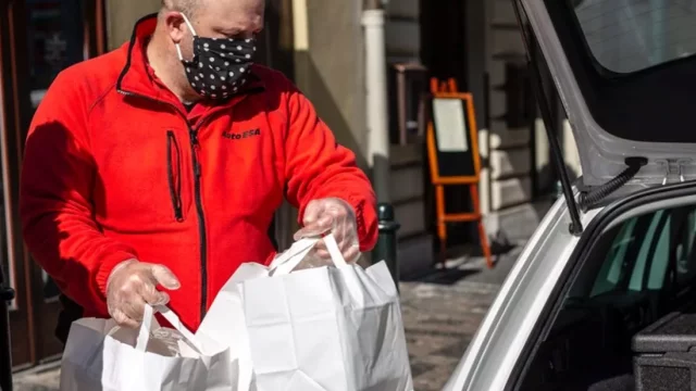 „Díky šéfe, jste fakt ESA“ – volají záchranáři po celé Praze