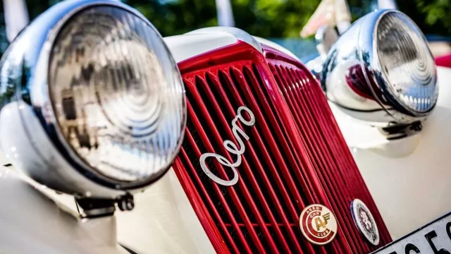 Opletalova ulice zažila sraz a výstavu veteránů (reportáž)