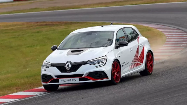 Nejrychlejší hot hatch od Renaultu ovládl závodní okruh v Japonsku