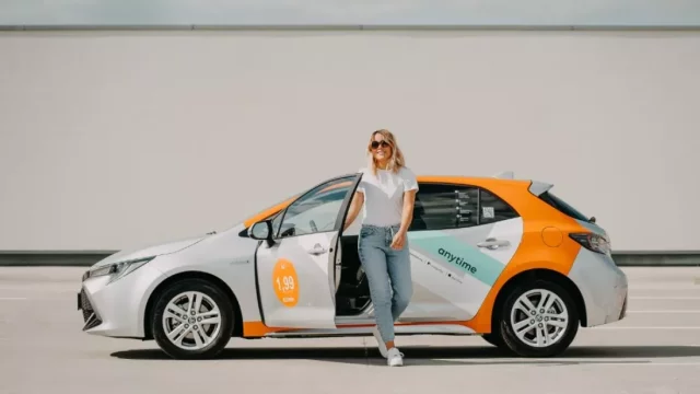 V Praze startuje parkování sdílených aut v obchodních centrech zdarma