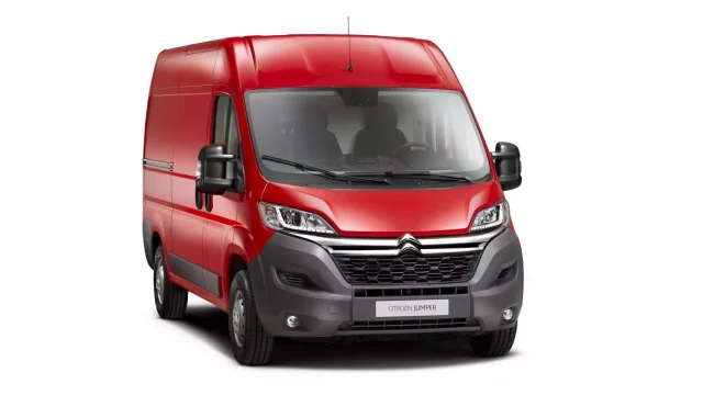 Peugeot Boxer a Citroën Jumper přicházejí v elektrické verzi