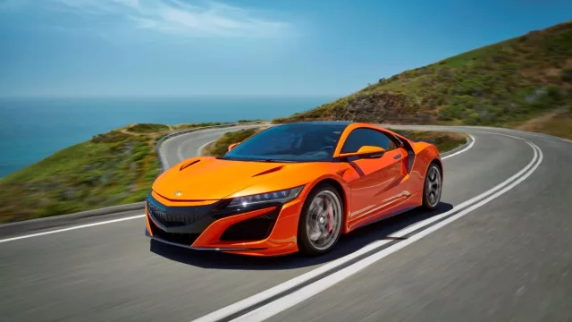 Honda NSX prošla faceliftem. Vedle nové zářivé barvy dostala několik vylepšení