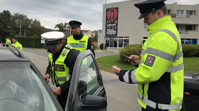 Z Rakouska přes Česko nejčastěji do Polska. Zloději aut Česko berou jako tranzitní zemi