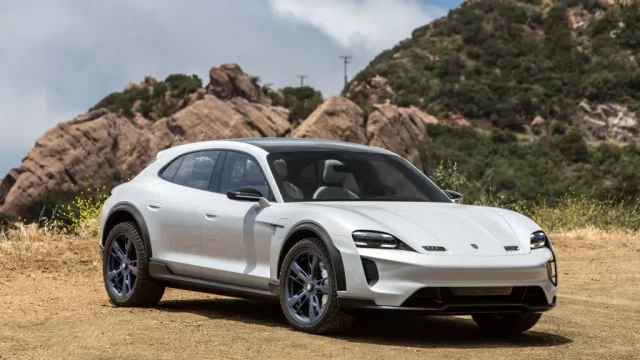Porsche Taycan Cross Turismo je potvrzené. Elektrický crossover dorazí v roce 2020
