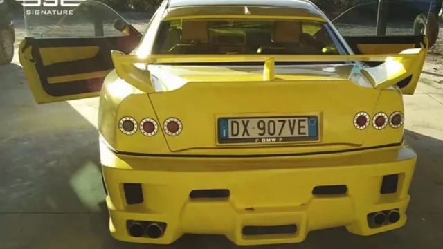 Vsadíme se, že tohle auto nepoznáte. Uhádnete, co ukrývá bizarní tuning?