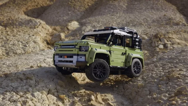 Land Rover Defender z LEGO kostiček vypadá jako skvělá zábava na dlouhé zimní večery