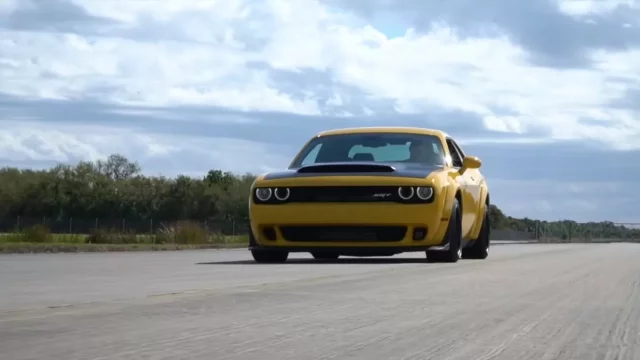 Dodge Challenger SRT Demon má omezovač na 270 km/h. Kolik ale umí bez něj?