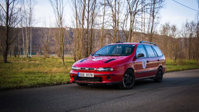 Fiat Marea Weeknd 2.0 20v: Jak se staví „závoďák“ za pár šupů?