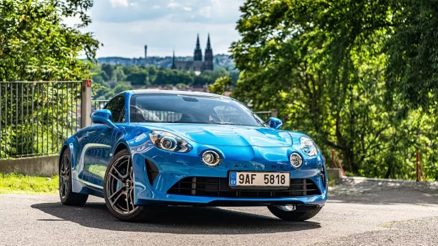 Alpine otvírá svůj první showroom v České republice