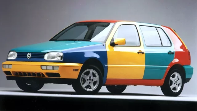 Každé páté dovezené ojeté auto je havarované, 28 % z nich vykazuje totální škodu