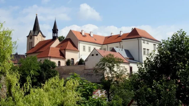 Kam vyrazit na výlet s dětmi? Když se vydáte na Chvalský zámek v Praze, rozhodně neuděláte chybu