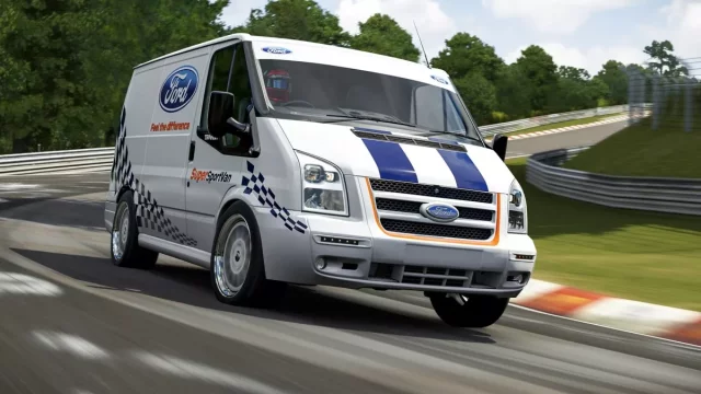 Hráči uctívají památku Sabine Schmitz, s Transitem zajíždějí rekordy na Nordschleife