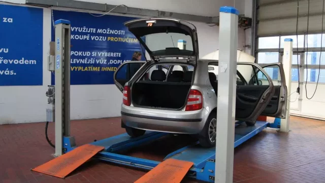 Koupě ojetého vozu bez důkladné kontroly technického stavu velice je riziková